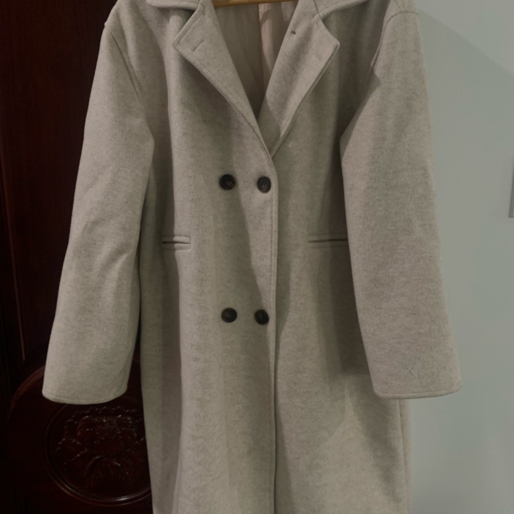 Gray Trench Coat with Classic Lapel Design